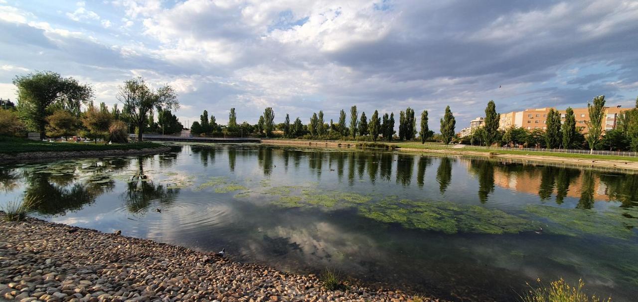 Residencial En Madrid Alquiler De Corta Estancia No Turistico Dış mekan fotoğraf